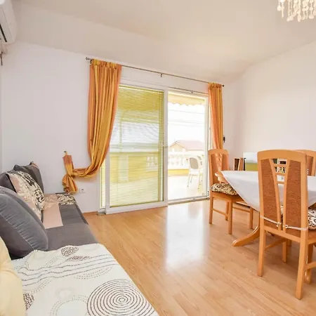 Dandelion Apartment