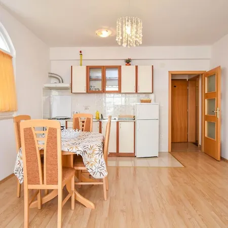 Dandelion Apartment *
